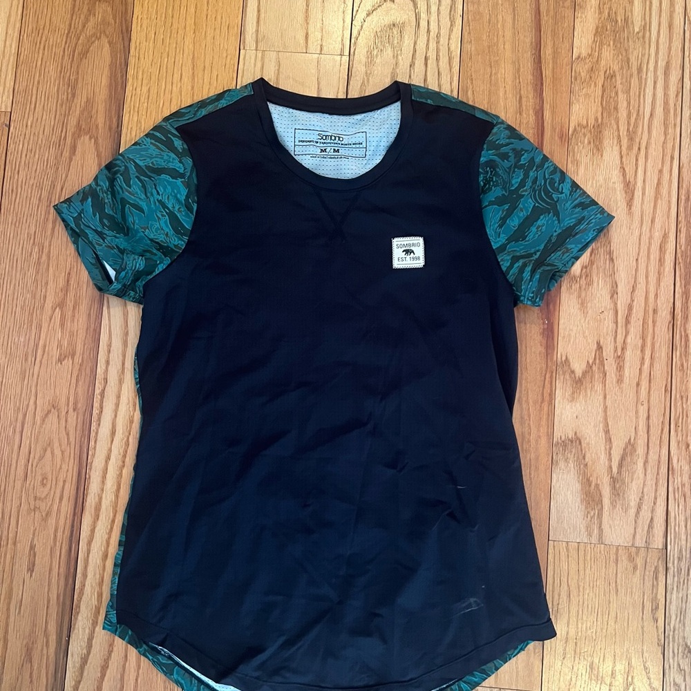 Sombrio women’s mountain bike tee, Black and Green Short Sleeve Athletic Shirt